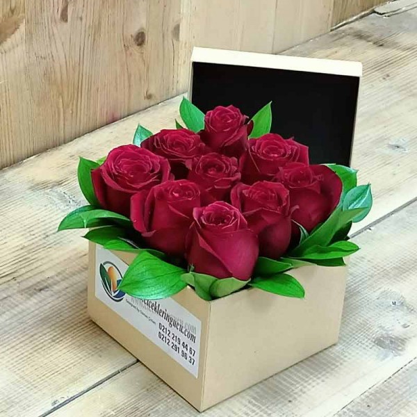 16 Red Roses in Round Box